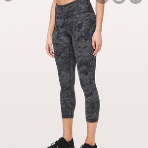 Lululemon Wunder Under Mid-Rise Crop Pants